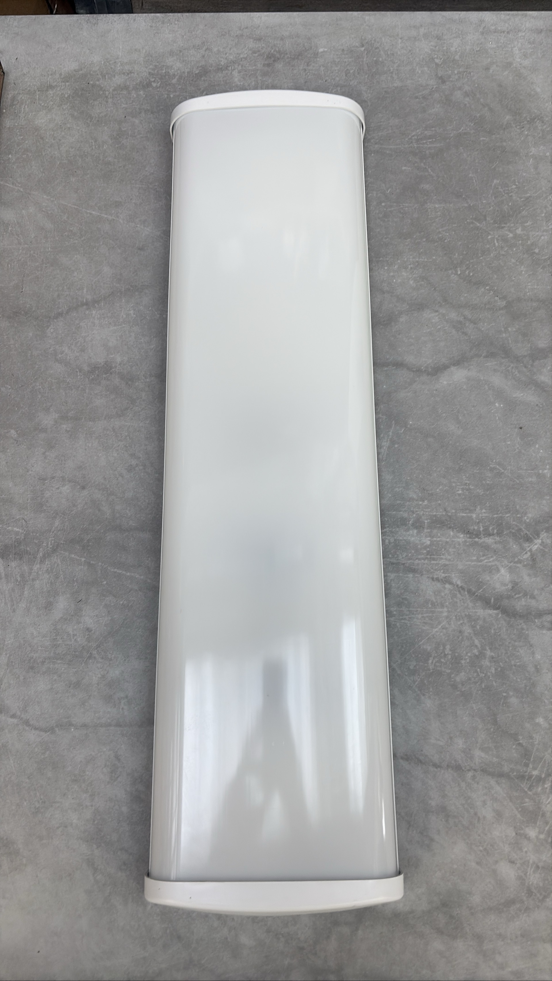 LED-armatur Exaktor 600x160 – stilren & energisnål