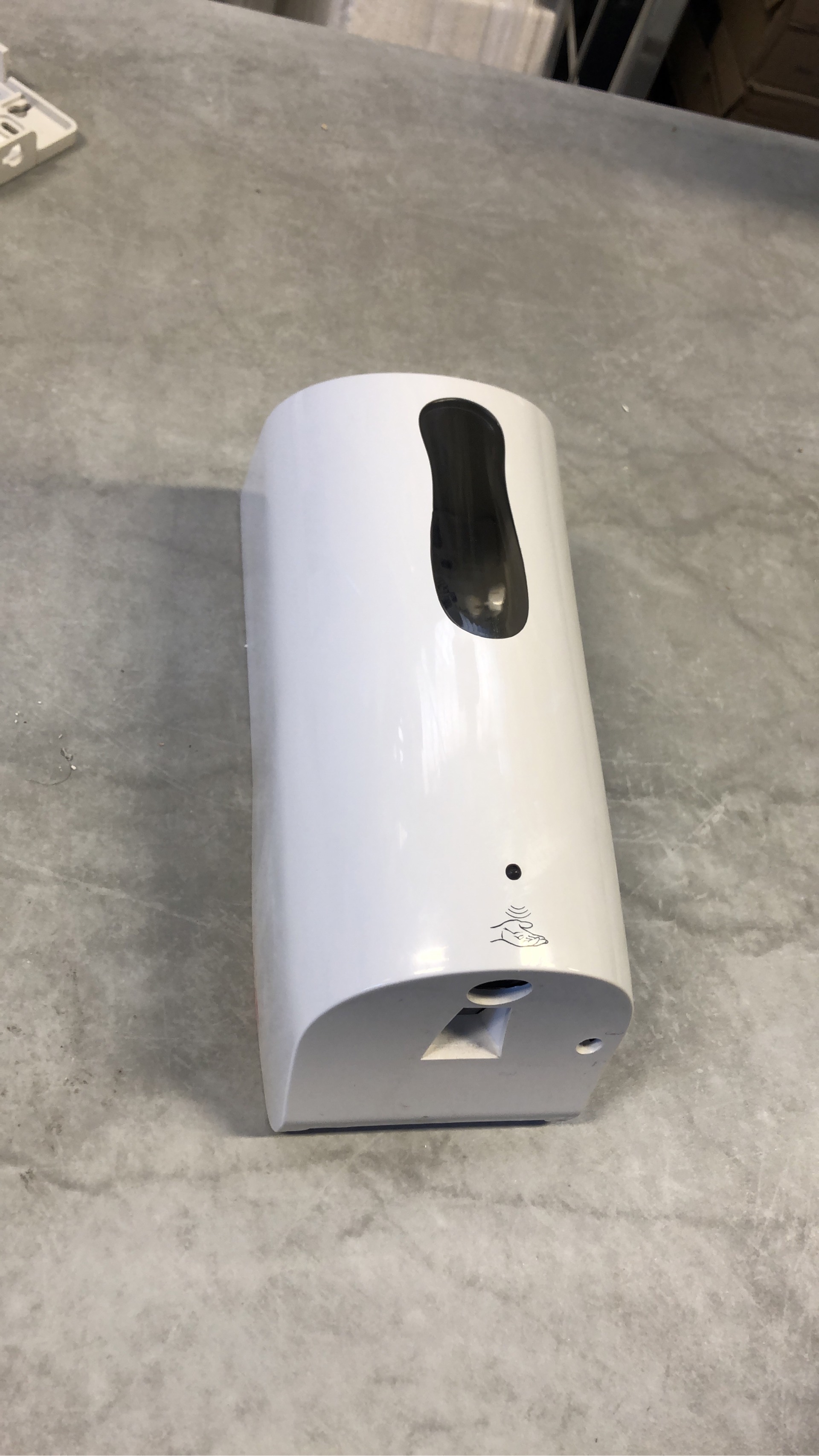 Beröringsfri tvåldispenser