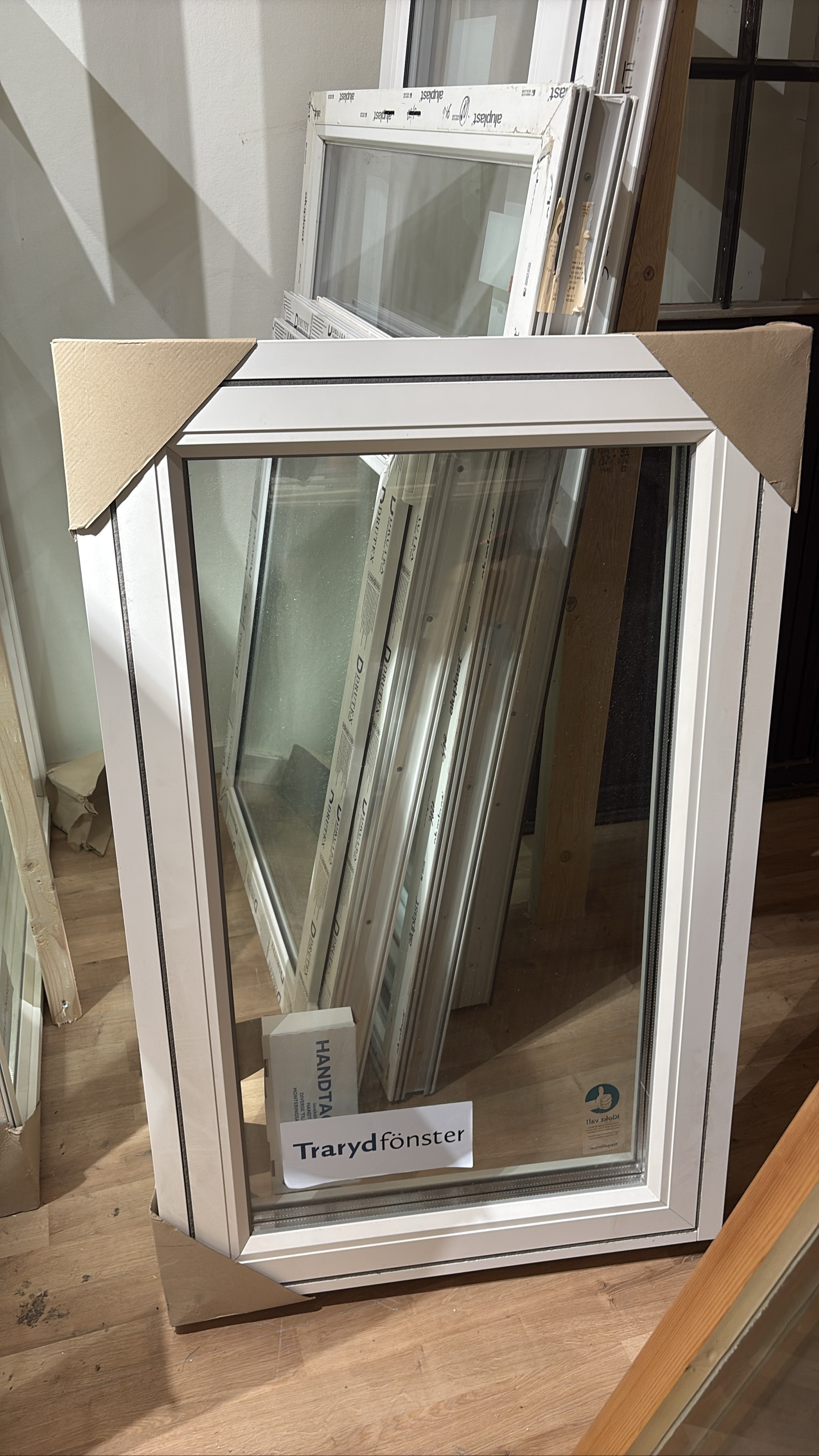 Träfönster aluminiumklätt