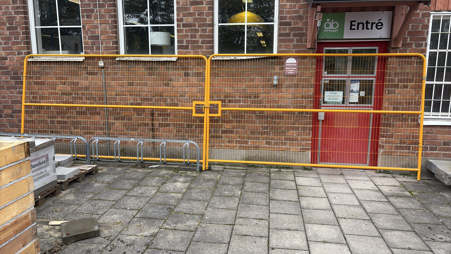 Byggstaket / avspärrningsgrindar på hjul – 2 st, gul lack