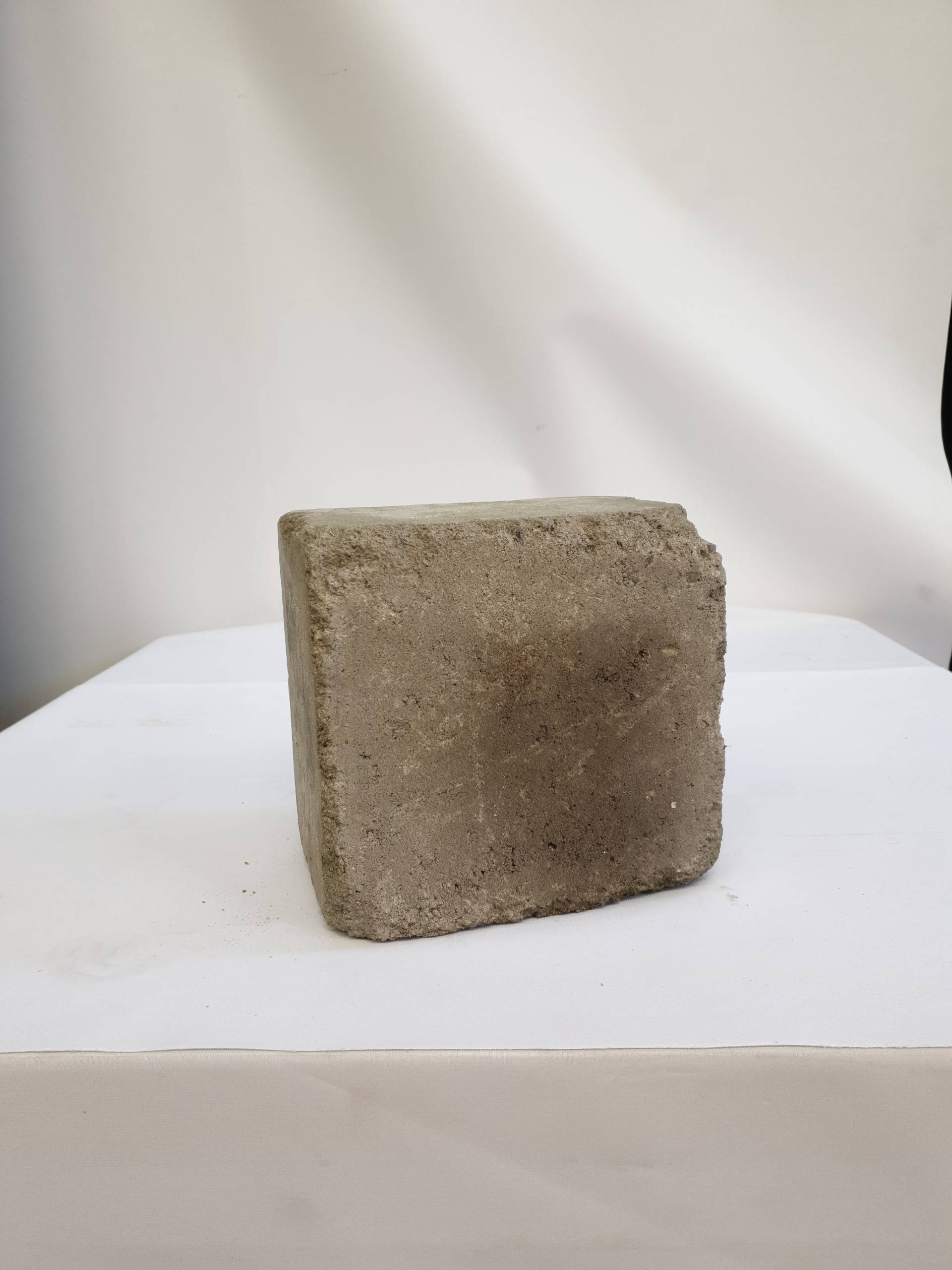 Halvblock naturgrå 190x195x138