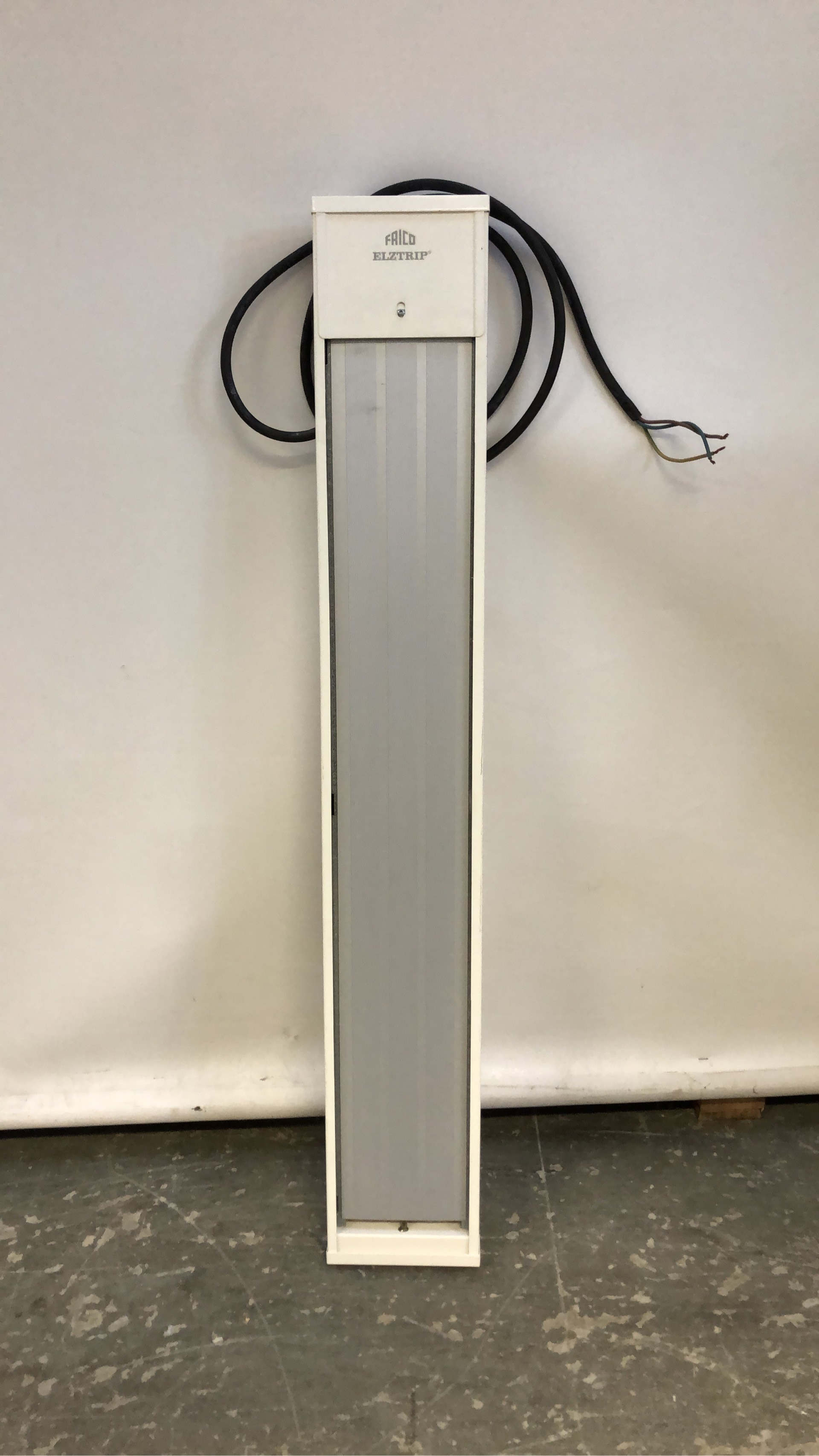 Värmepanel minst 600W