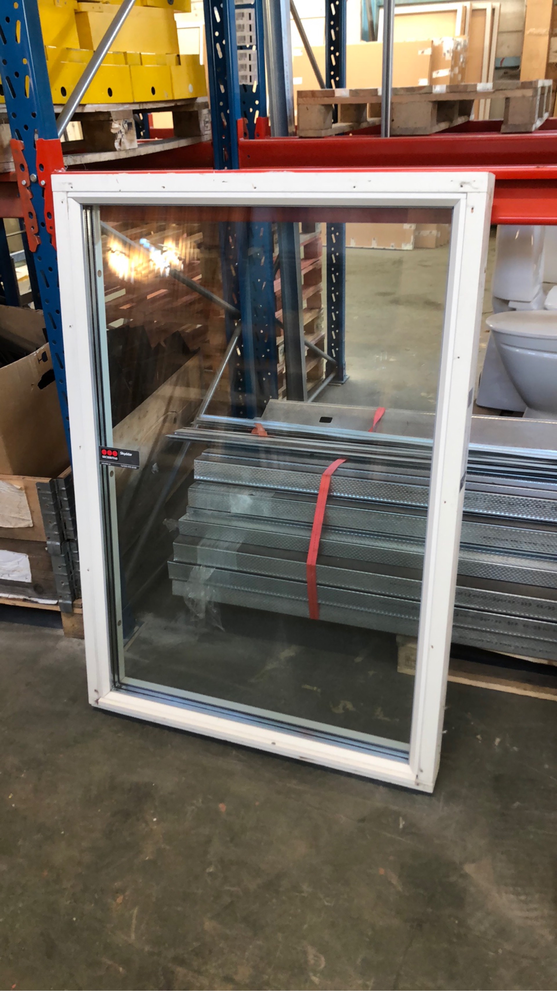 Aluminiumbeklätt träfönster