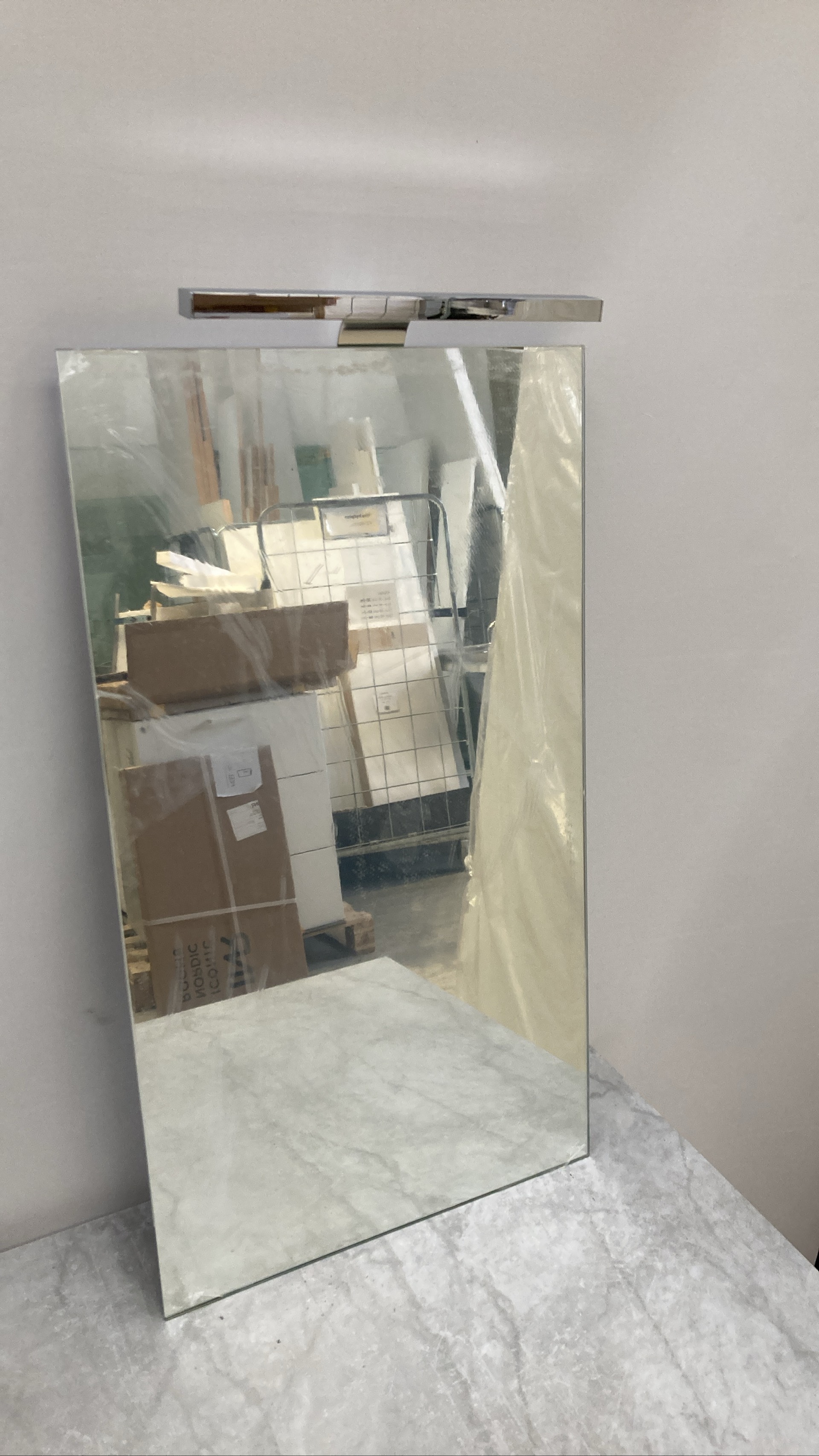 Spegel med belysning 400*755